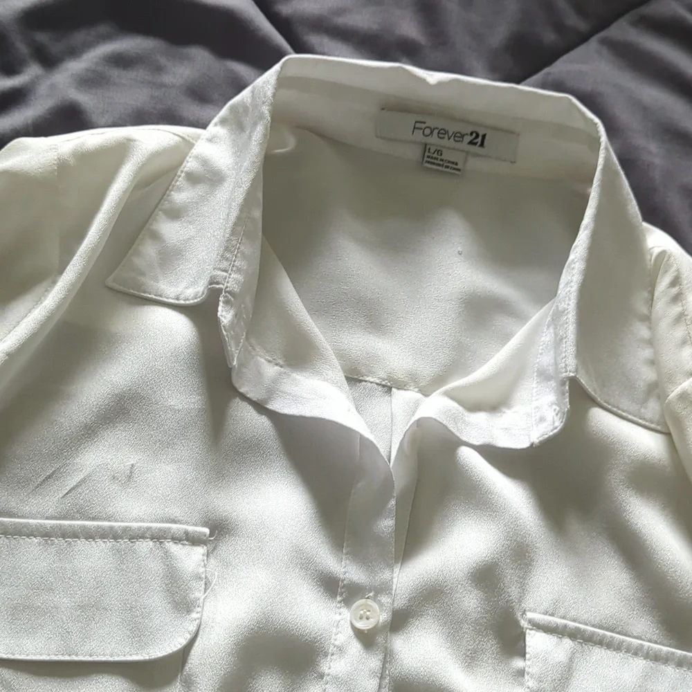 White Blouse - Picture 2 of 5